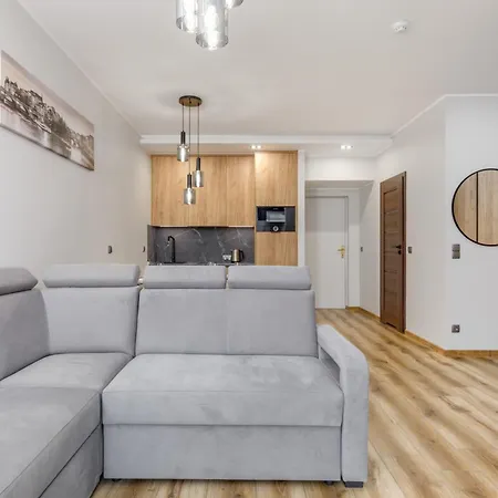 Portowa 18 Etna Polonia -jantar