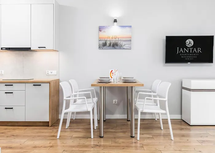 Portowa 18 Etna Polonia -jantar *