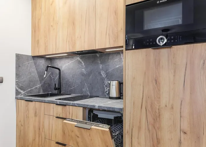 Portowa 18 Etna Polonia -jantar